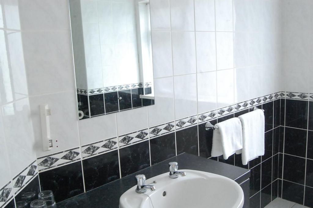 Grand Hotel Moate Szoba fotó
